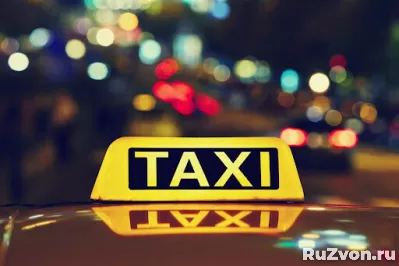 Водитель такси (на своем авто) фото