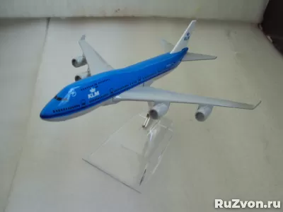 Модель самолёта Boeing 747-400 КЛМ фото