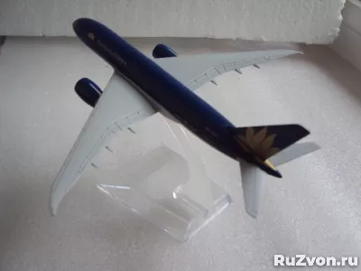 Модель самолёта Vietnam Air Airlines Boeing 787 фото 2