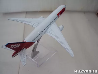 Модель Бразильского самолёта Airlines Boeing 777 B777 Airway фото 2