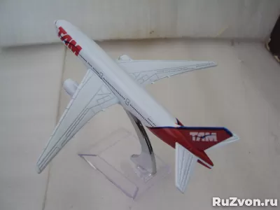 Модель Бразильского самолёта Airlines Boeing 777 B777 Airway фото 3