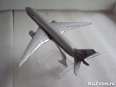 Модель самолёта American Airlines Boeing 777 фото 2