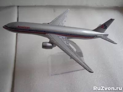 Модель самолёта American Airlines Boeing 777 фото 4
