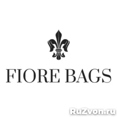 Продавец-консультант бутика Fiore Bagsез фото