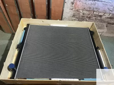 Радиатор охлаждения водяной YA00012059 Hitachi фото